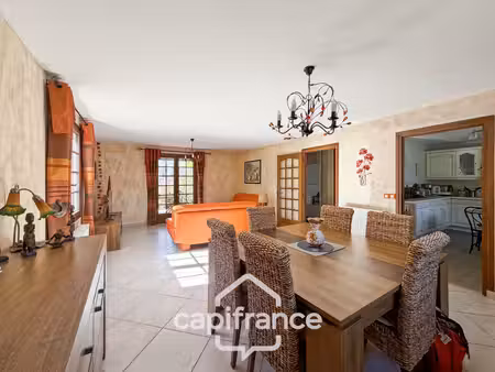 a vendre maison de plain-pied – 105 m² environ – jardin et terrasses – sans travaux