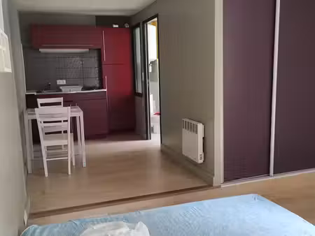 meublé 1er étage centre ville 24.80 m2