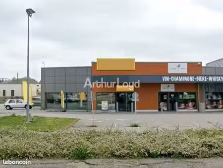 local commercial 302 m²