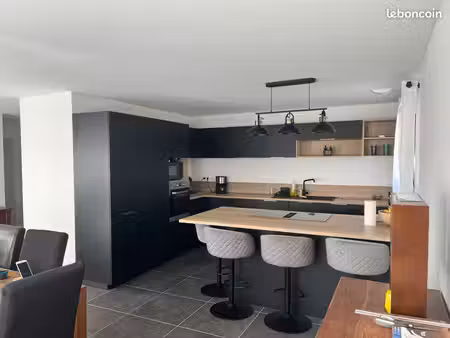 loue chambre dans maison