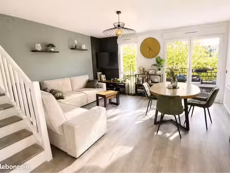 duplex t4 de 81 m² – 3 chambres – balcon – parking privatif