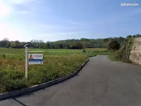 terrain viabilisé de 1091 m²