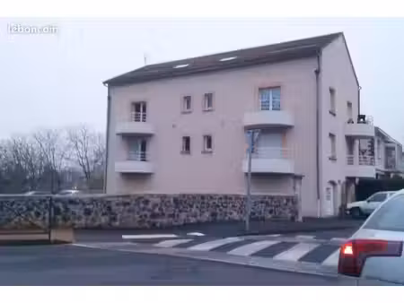 studio 30 m2 avec balcon et garage