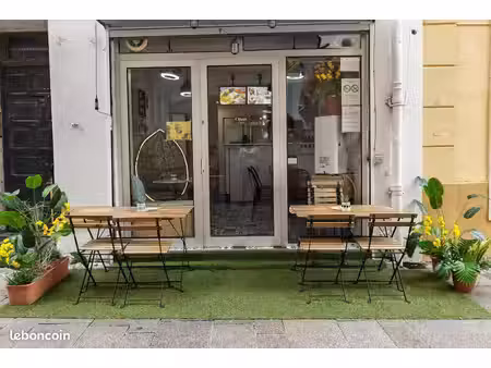 fonds de commerce en plein centre-ville  rue très fréquentée. vente pour déménagement