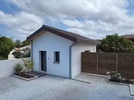 studio meublé 25 m² avec terrasse et parking privé – anglet – bail étudiant
