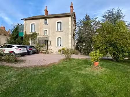 maison de caractère d’environ 220 m² – terrain 2 000 m² – dépendance