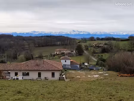 terrain avec magnifique vue sur les pyrénées
