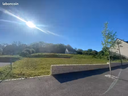 terrain constructible viabilisé 1 094 m2