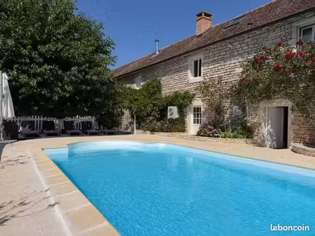 propriété en pierre 420 m² – piscine – 2 logements – dracy-le-fort