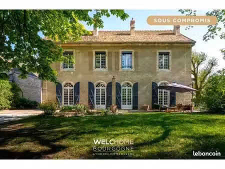 propriété 8 pièces 240 m²