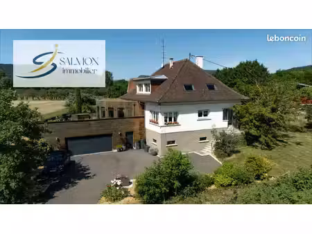 villa 7 pièces 235 m²