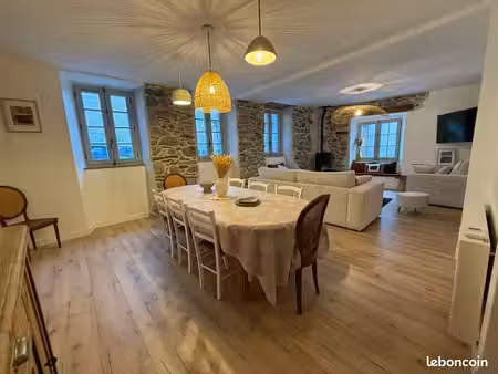 maison 9 pièces 160 m2 situé au centre d’arreau