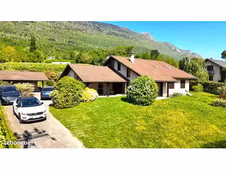 villa 6 pièces 166 m²