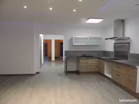 appartement t3 de 70 m²  traversant et lumineux  au 2ème étage - climatisé