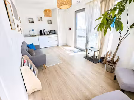 bureau de 15 m² avec terrasse : idéal professions libérales  médical