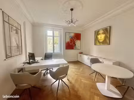 bureaux 188 m²