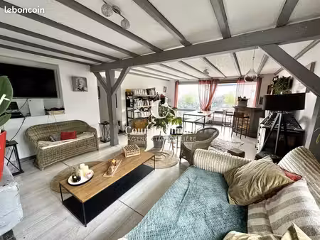 maison 5 pièces 196 m²