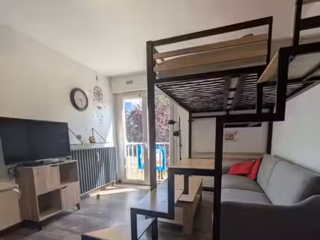 vends studio meublé 24m2