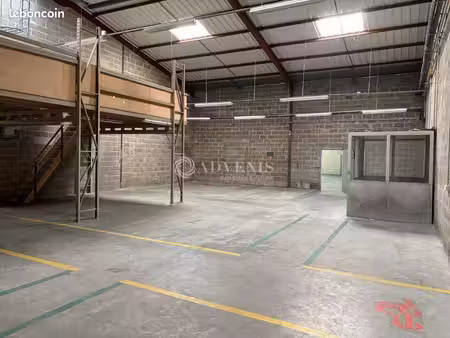 local d'activité 210 m²