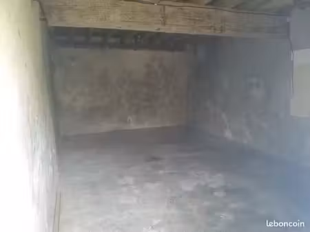 a louer garage 25 m² bazouges-cré-sur-loir