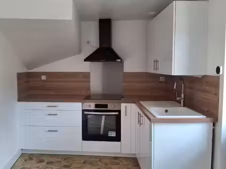 maison rénovée de 61 m² avec extérieur