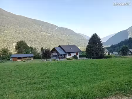terrain 700 m² la chapelle