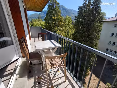 5 mn du lac-secteur albigny- appartement t3 traversant