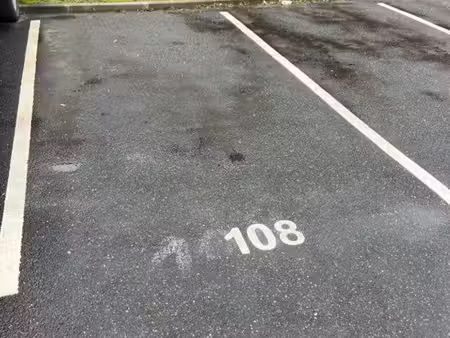 place de parking sécurisée - conflans-sainte-honorine (78700)