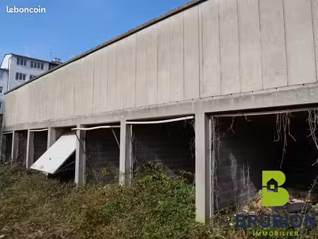parking/box 280 m² rouen