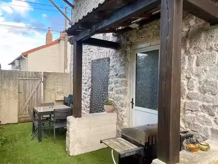 petite maison avec terrasse