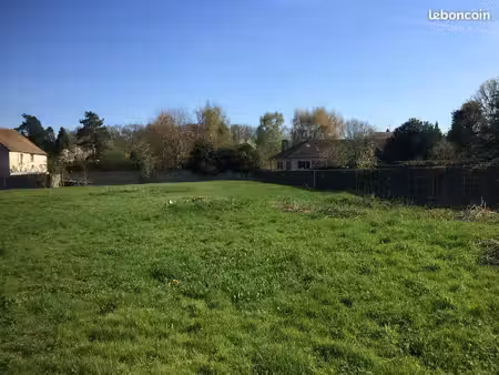 terrain 600 m² mareil le guyon