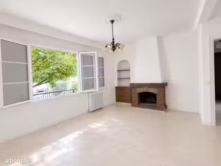 appartement f3 de 63 m² – cave d’environ 15 m² – espace extérieur privatif à la copropriét