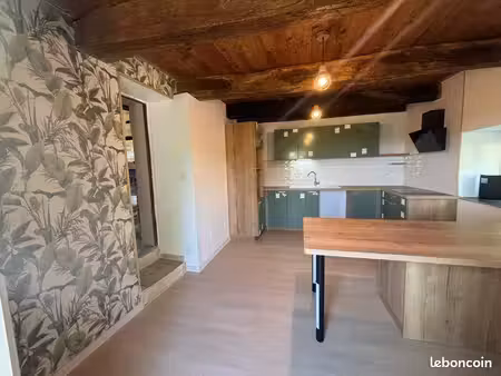 maison en pierre rénovée à la campagne