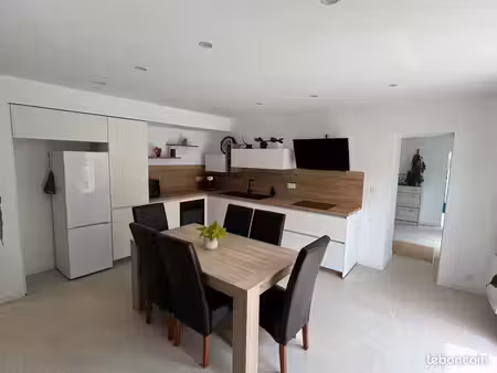 maison entièrement rénovée de 150 m² avec dépendance