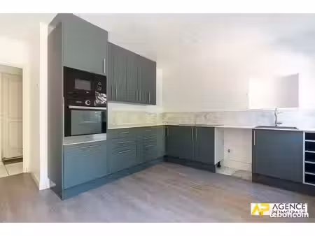 maison 8 pièces 145 m²