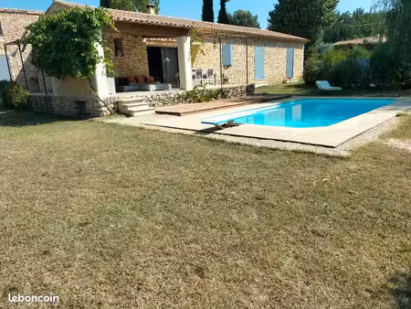 belle maison en pierre à gordes