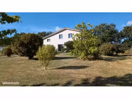 maison en bois lumineuse de 150 m² – 4 chambres + bureau – terrain piscinable d'environ 1 