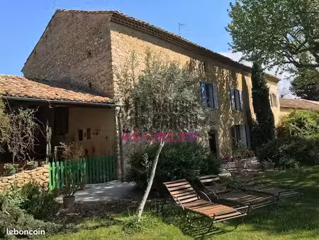mas 8 pièces 260 m²