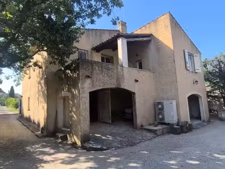 maison de village vue sur le luberon
