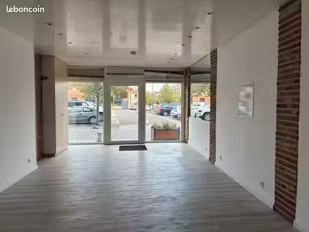 local commercial 33 m² - moissac centre-ville