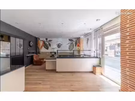 local + maison