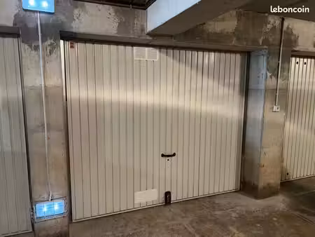 box fermé à 50 m de la plage – résidence sécurisée