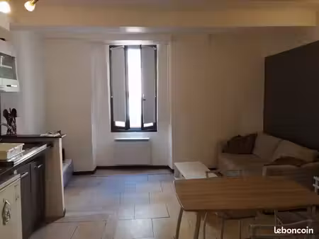? le luc – appartement meublé 24 m²– centre-ville