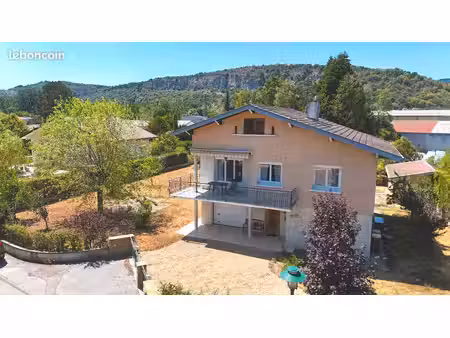 maison 6 pièces 146 m²