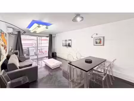 cannes centre – à deux pas de la rue d’antibes – idéal pied-à-terre ou investissement...