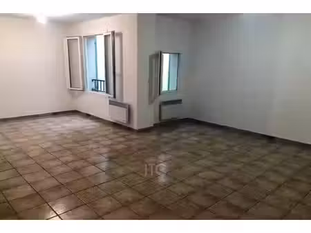 location appartement 1 pièce 34 m² à pourrières (83910)