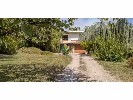 maison avec jardin et terrasse saint-ismier (38)
