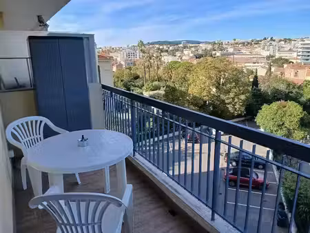 location meublée appartement 1 pièce 23 m² à cannes la bocca (06150)  850 €