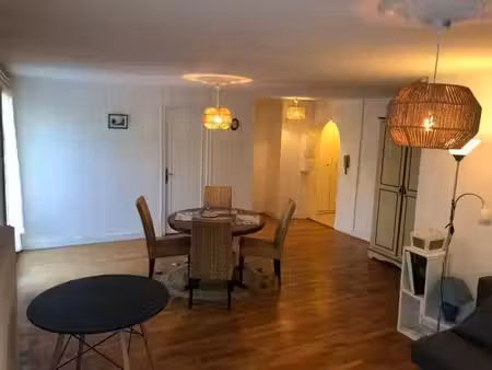 location meublée appartement 2 pièces 56 m² à la rochelle (17000)  940 €