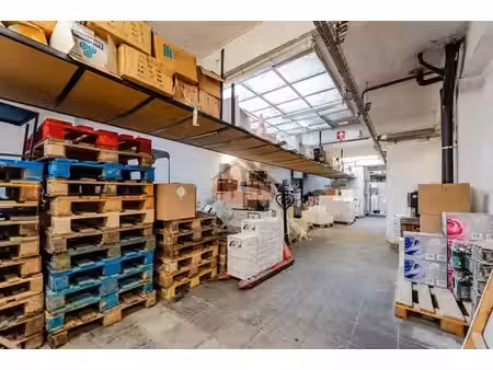 st gilles- entrepôt/atelier/garage pour parkings